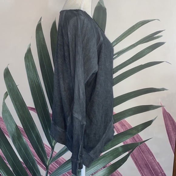 Kaisley Waffle Knit Top - Picture 5 of 9